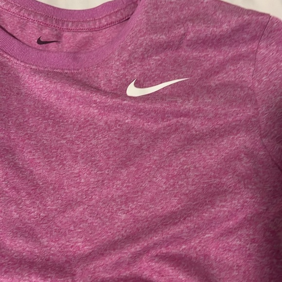 Nike dri fit in pink - Picture 2 of 3